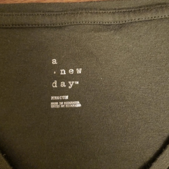 Olive Green T-shirt Medium worn once - Picture 3 of 3